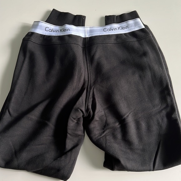 Calvin Klein Black Joggers, size small. Pockets, cuffed, elastic waist band - Picture 5 of 5